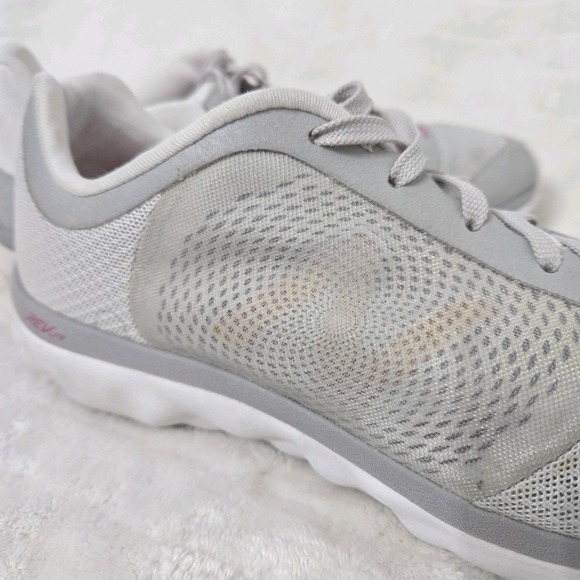 New Balance REVlite Women's Size 9.5 Running Shoes Athletic Sneakers Gray White - Picture 6 of 12